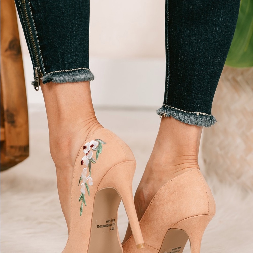 Nude heels - Picture 5 of 10